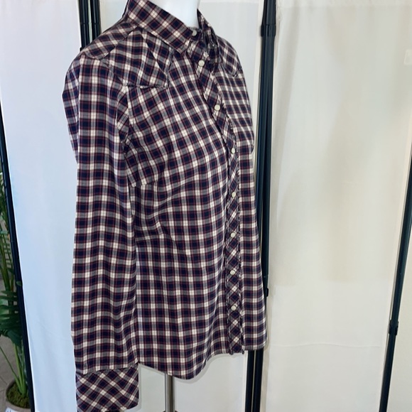 Eddie Bauer Top Checkered Pattern Snap Closure Size Medium - Picture 8 of 17